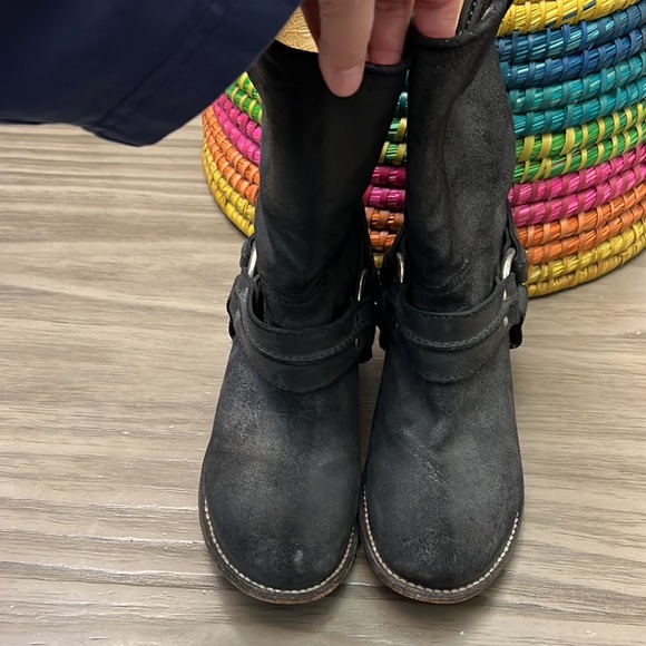 FRYE CARMEN HARNESS BLACK LEATHER BOOTS 7.5 - Picture 6 of 16